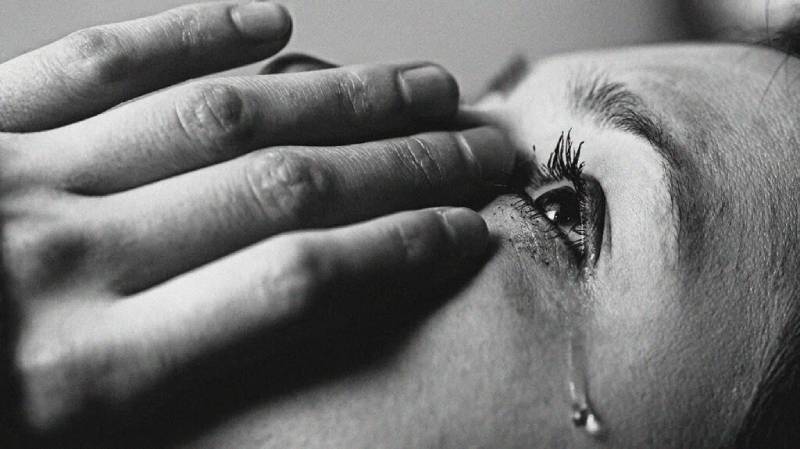 Mơ thấy người yêu cũ khóc